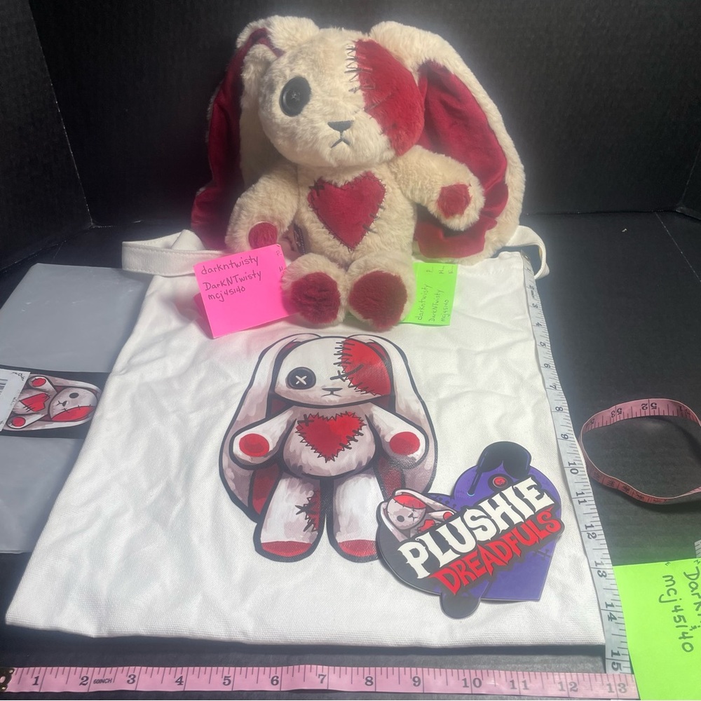 LAST DAY! BNIB GENUINE PLUSHIE DREADFUL LOVE RABBIT AND MATCHING TOTE - Picture 8 of 16